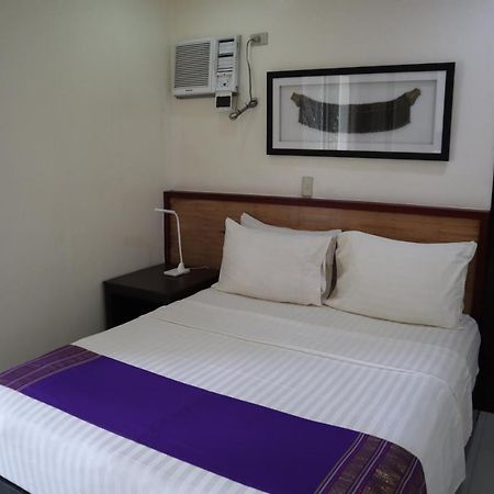 Domicilio Lorenzo Davao City Extérieur photo