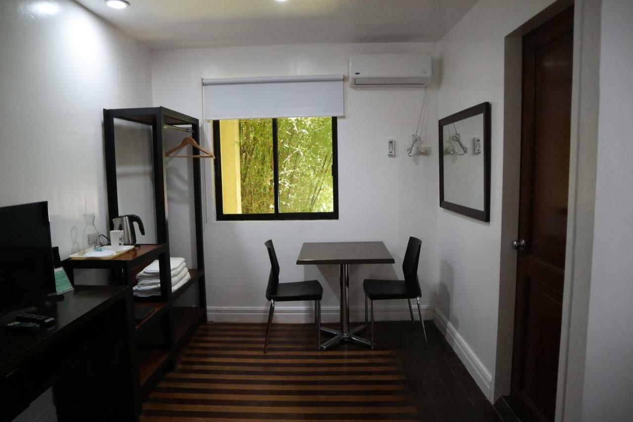 Domicilio Lorenzo Davao City Extérieur photo