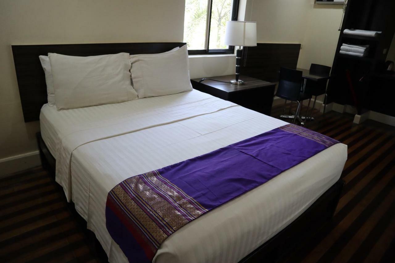 Domicilio Lorenzo Davao City Extérieur photo