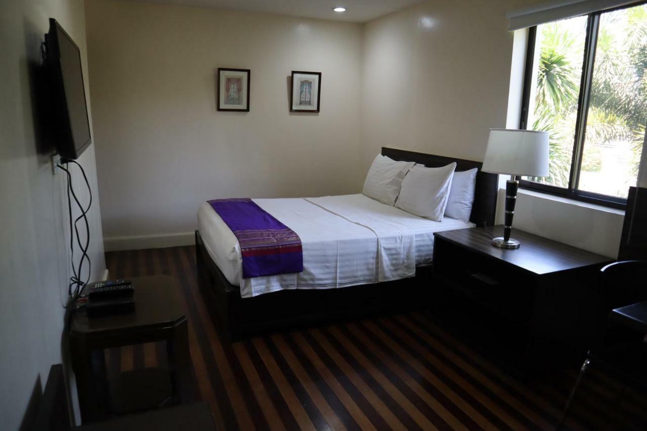Domicilio Lorenzo Davao City Extérieur photo