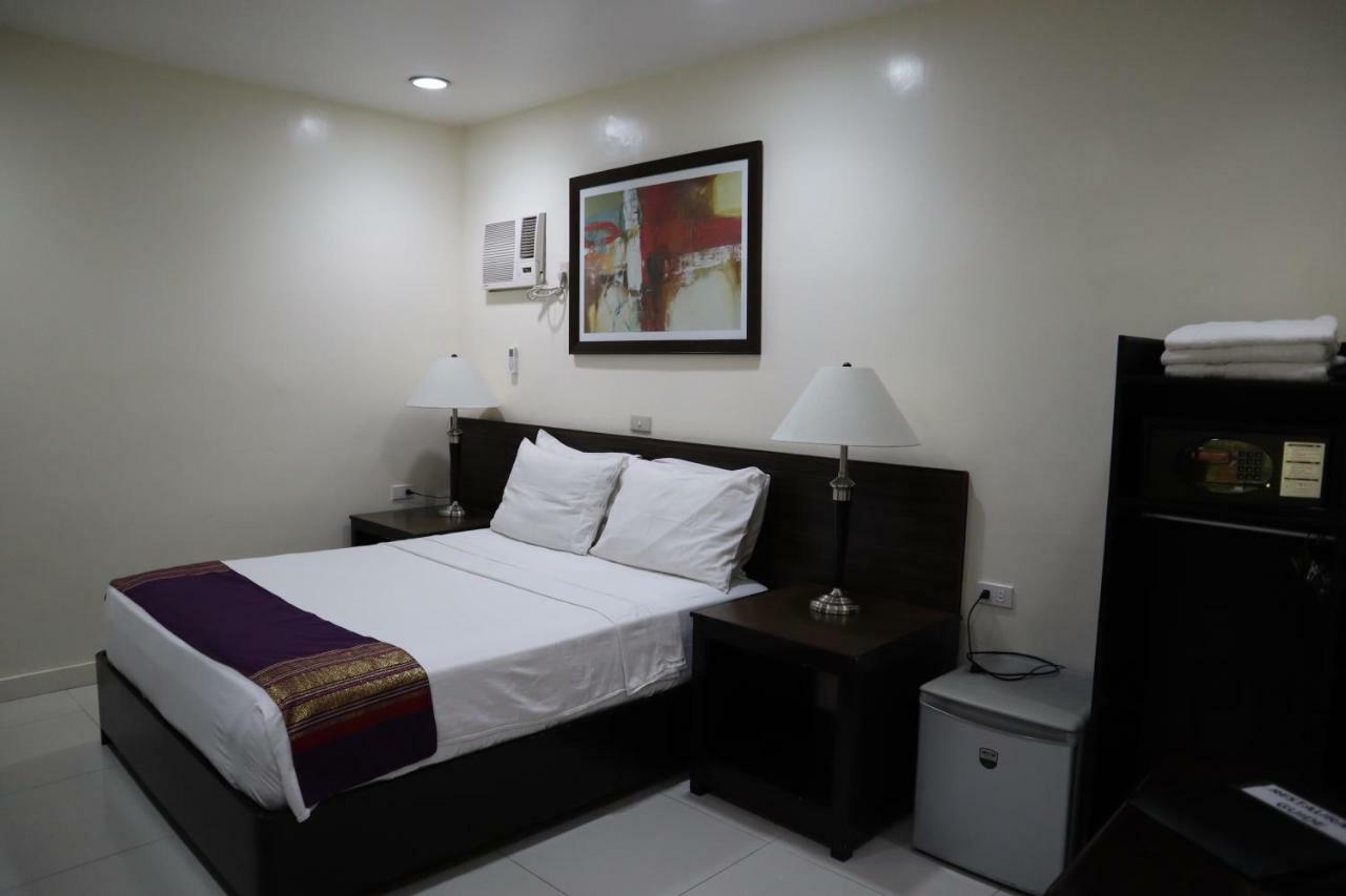 Domicilio Lorenzo Davao City Extérieur photo
