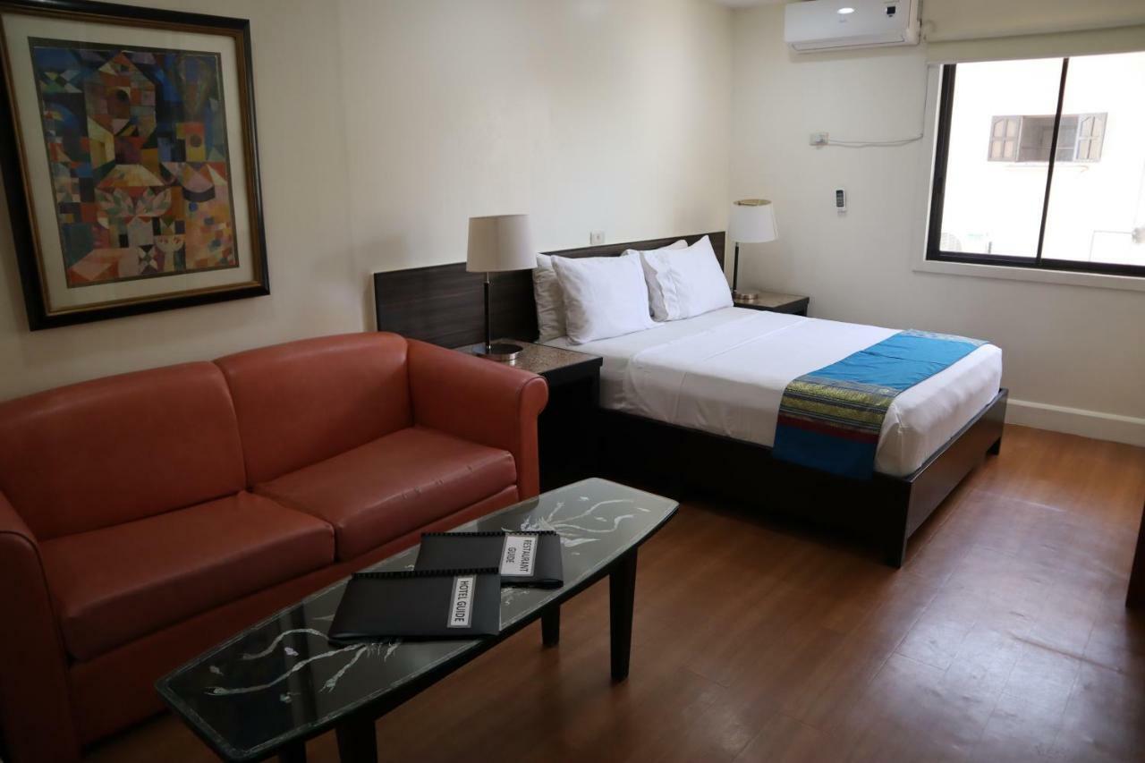 Domicilio Lorenzo Davao City Extérieur photo