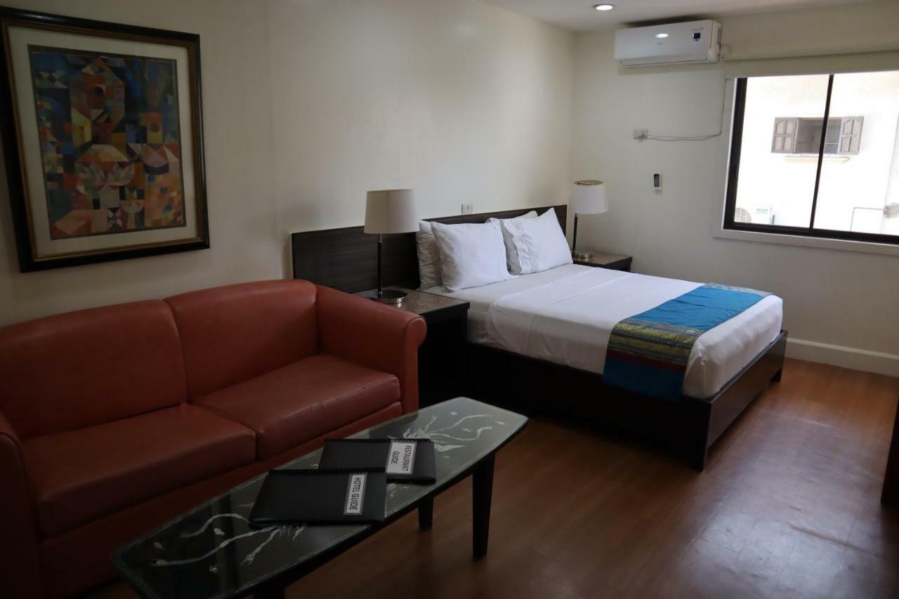 Domicilio Lorenzo Davao City Extérieur photo