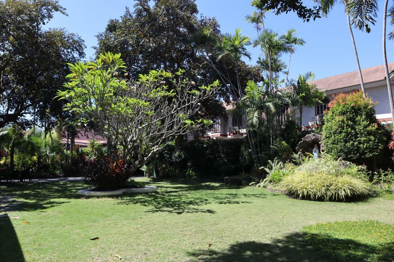 Domicilio Lorenzo Davao City Extérieur photo