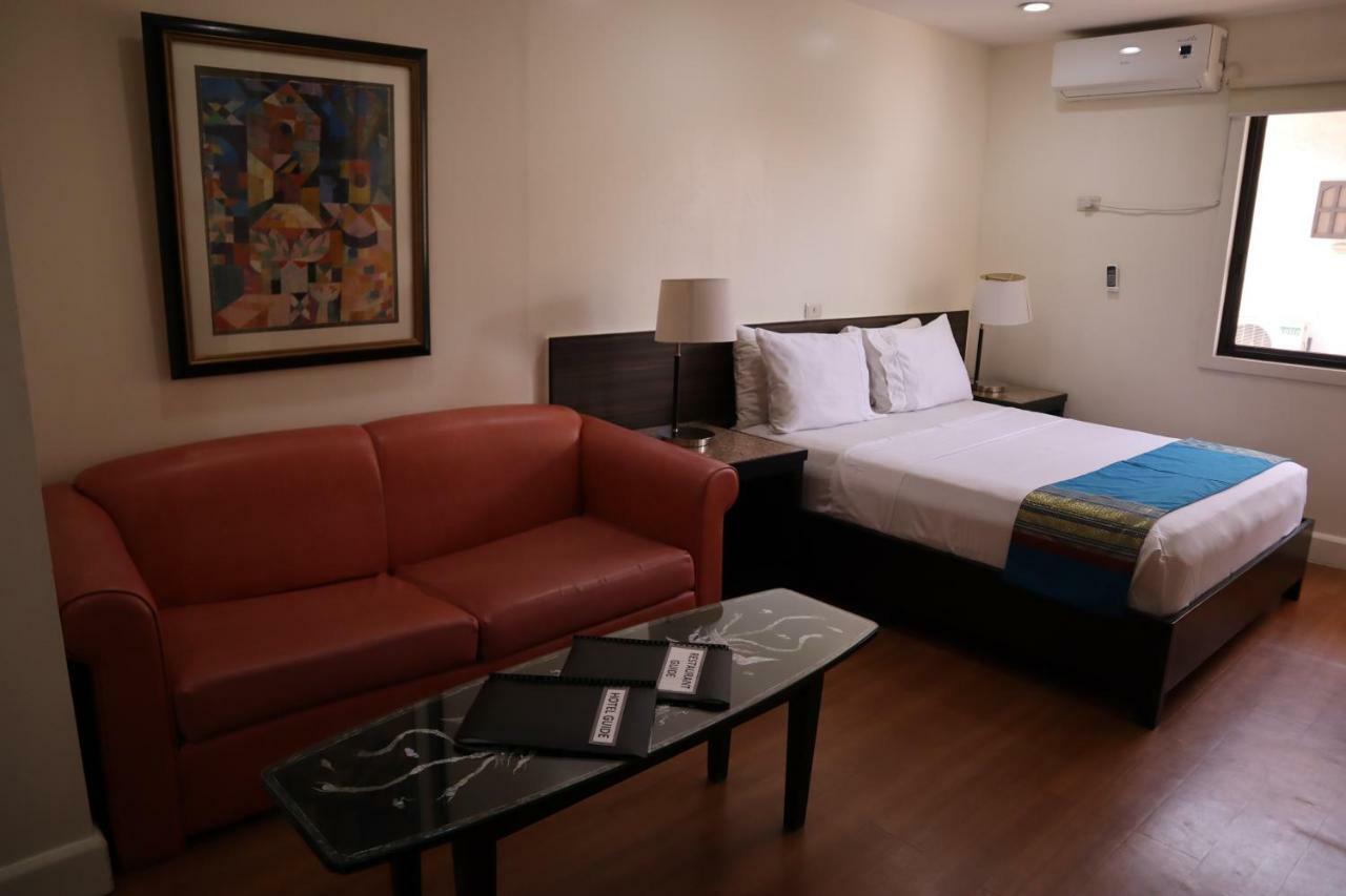 Domicilio Lorenzo Davao City Extérieur photo