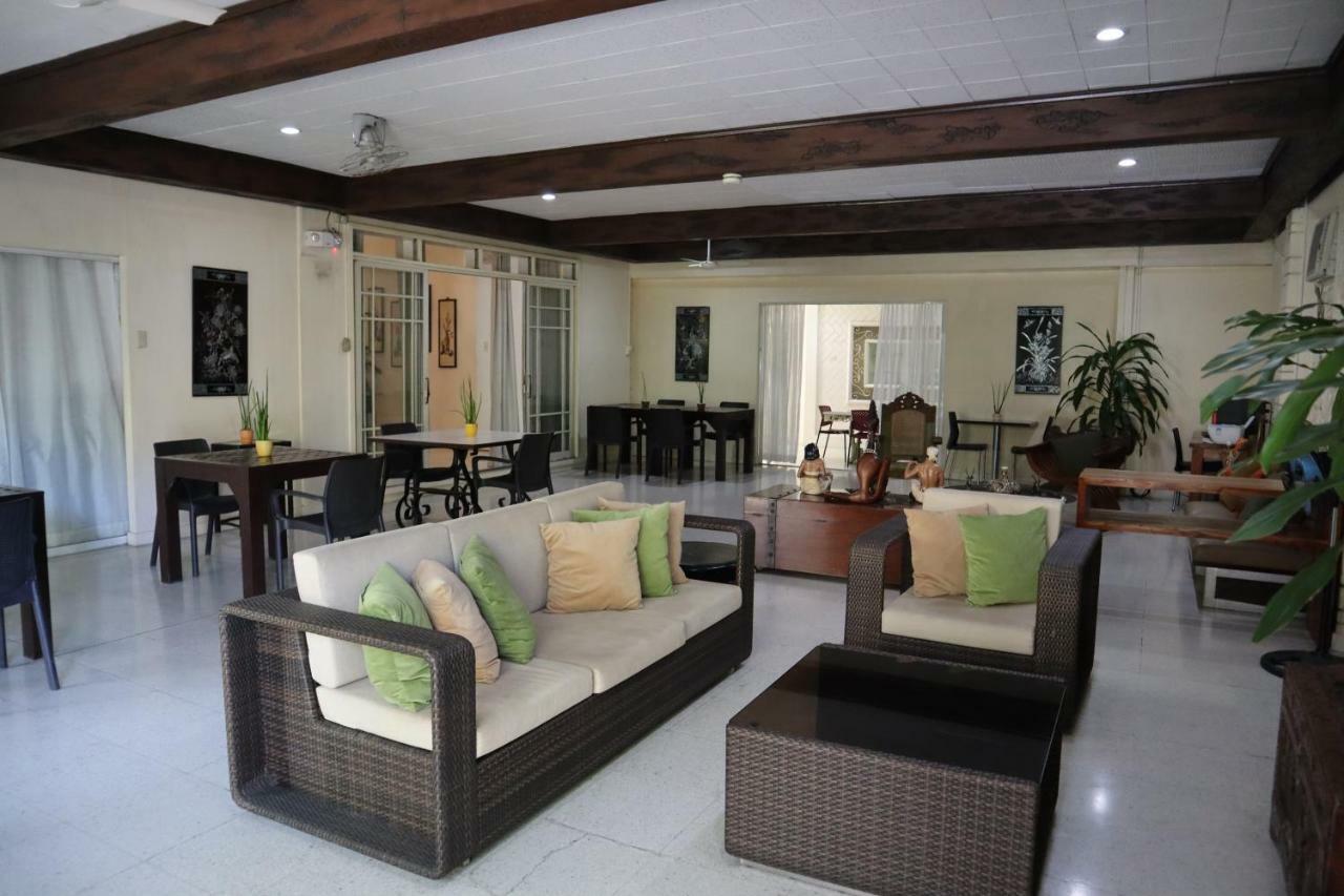 Domicilio Lorenzo Davao City Extérieur photo